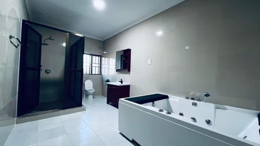 Kasbek Lodge And Tours Lusaka Eksteriør billede